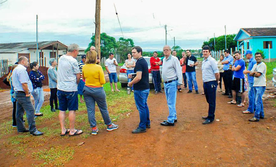 Vereador Vando Nolasco mobiliza lideranças do Município a fim de atender solicitações de moradores do Bairro Dornelles