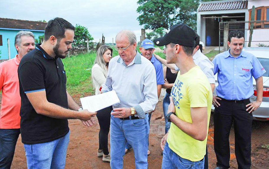 Vereador Vando Nolasco mobiliza lideranças do Município a fim de atender solicitações de moradores do Bairro Dornelles