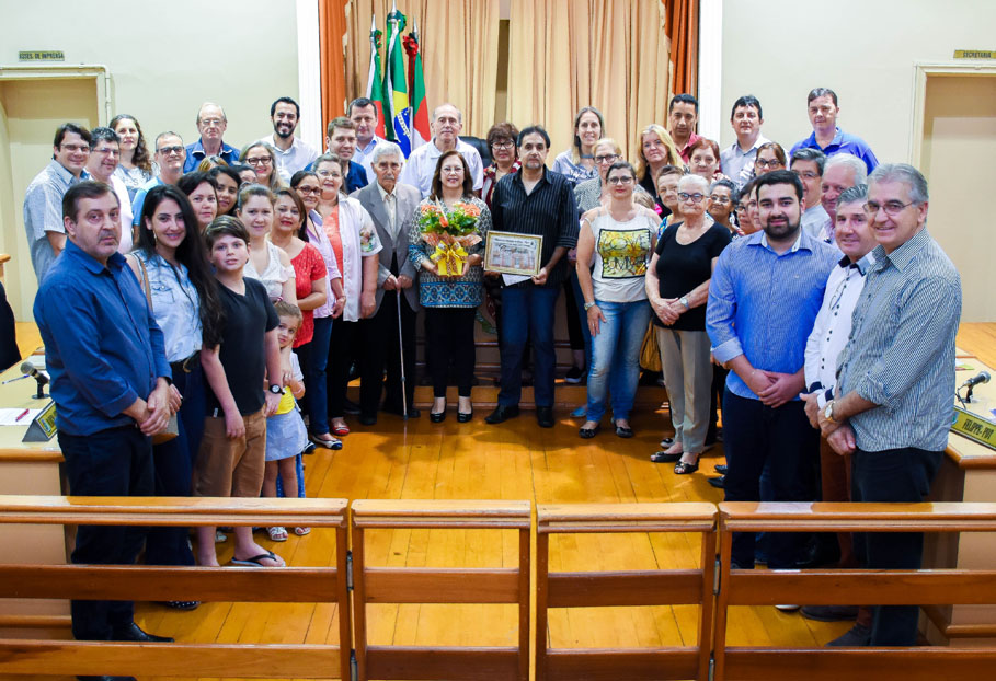Legislativo presta Homenagem póstuma à senhora Moema M. Becker