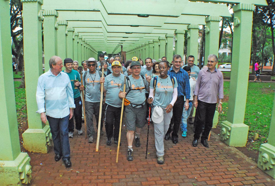 Autoridades recepcionam participantes da 1° Caminhada Internacional do Caminho das Missões