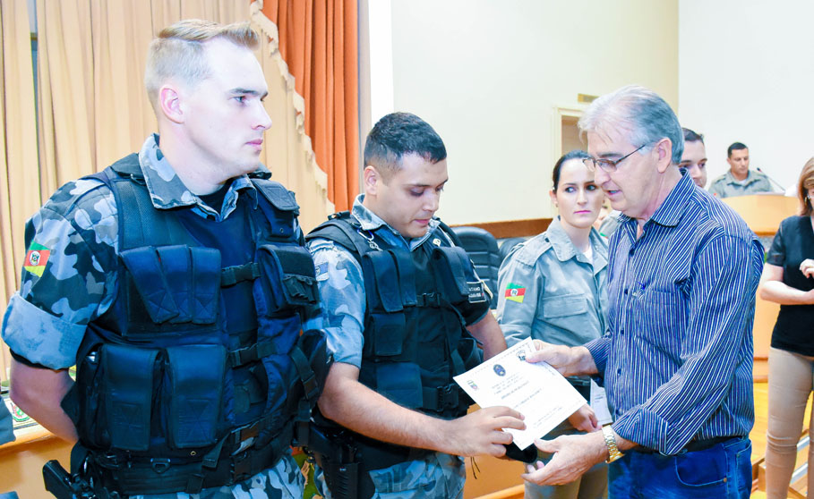Legislativo realiza sessão especial em comemoração aos 180 anos da Brigada Militar 