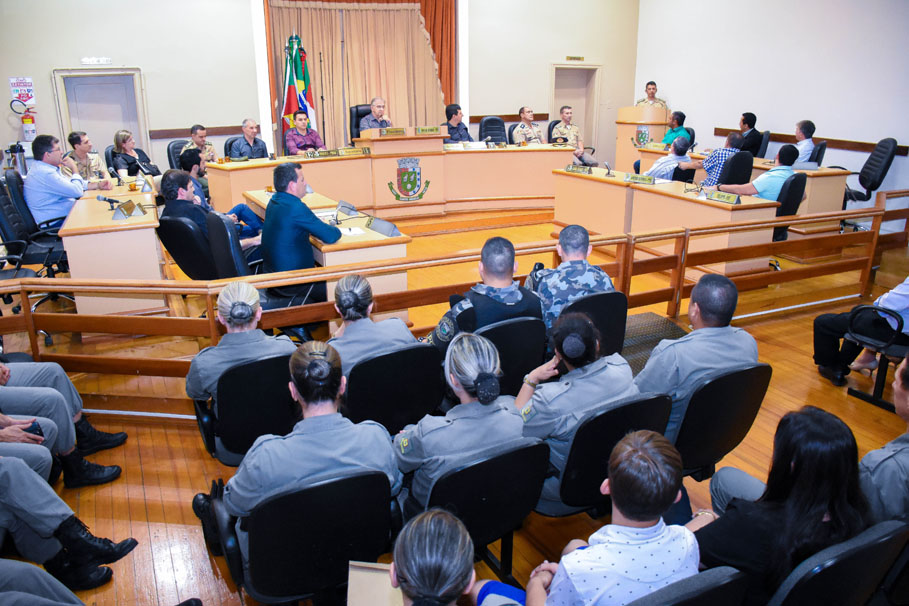 Legislativo realiza sessão especial em comemoração aos 180 anos da Brigada Militar 