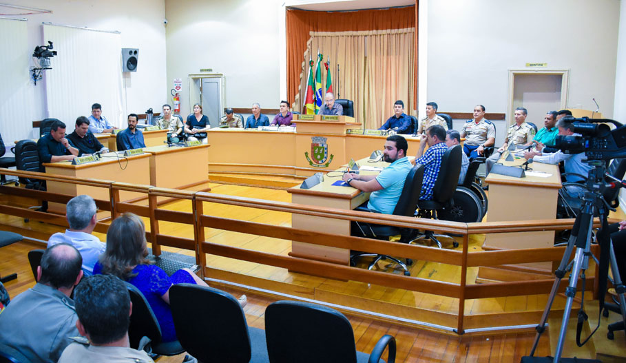 Legislativo realiza sessão especial em comemoração aos 180 anos da Brigada Militar 
