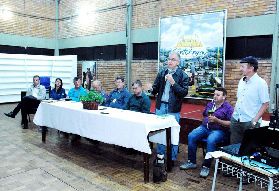 Legislativo participa de debate sobre a crise no setor leiteiro e apresenta sugestões para agregar valor à produção