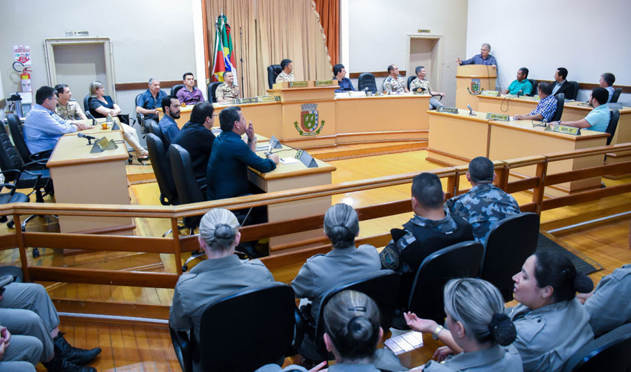Legislativo realiza sessão especial em comemoração aos 180 anos da Brigada Militar 
