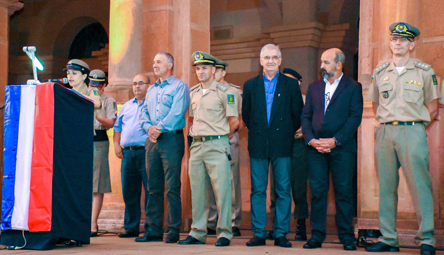 Legislativo de Santo Ângelo acompanha formatura dos alunos do Colégio Tiradentes 