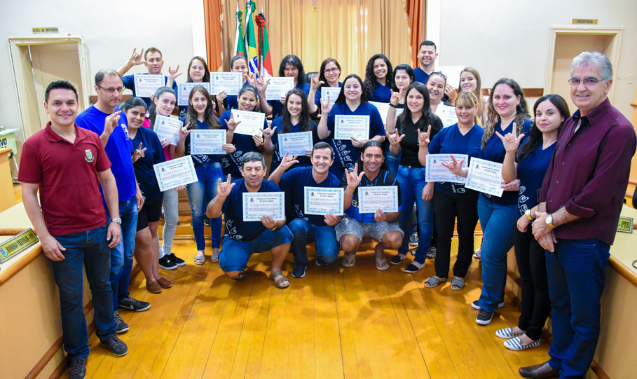 Câmara certifica alunos do Curso de Libras promovido pelo Legislativo de Santo Ângelo 