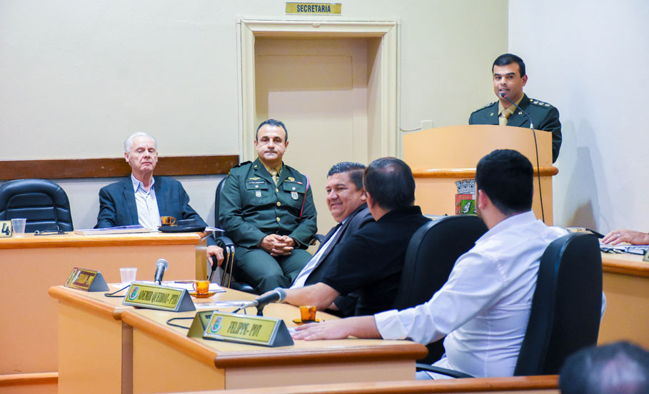  Legislativo realiza sessão alusiva aos 25 anos do 1ºBCom na Capital Missioneira