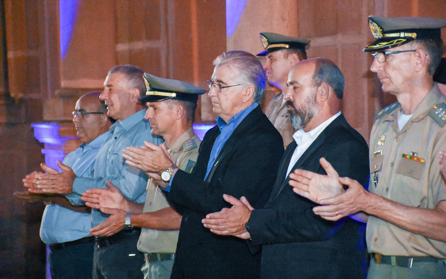 Legislativo de Santo Ângelo acompanha formatura dos alunos do Colégio Tiradentes 