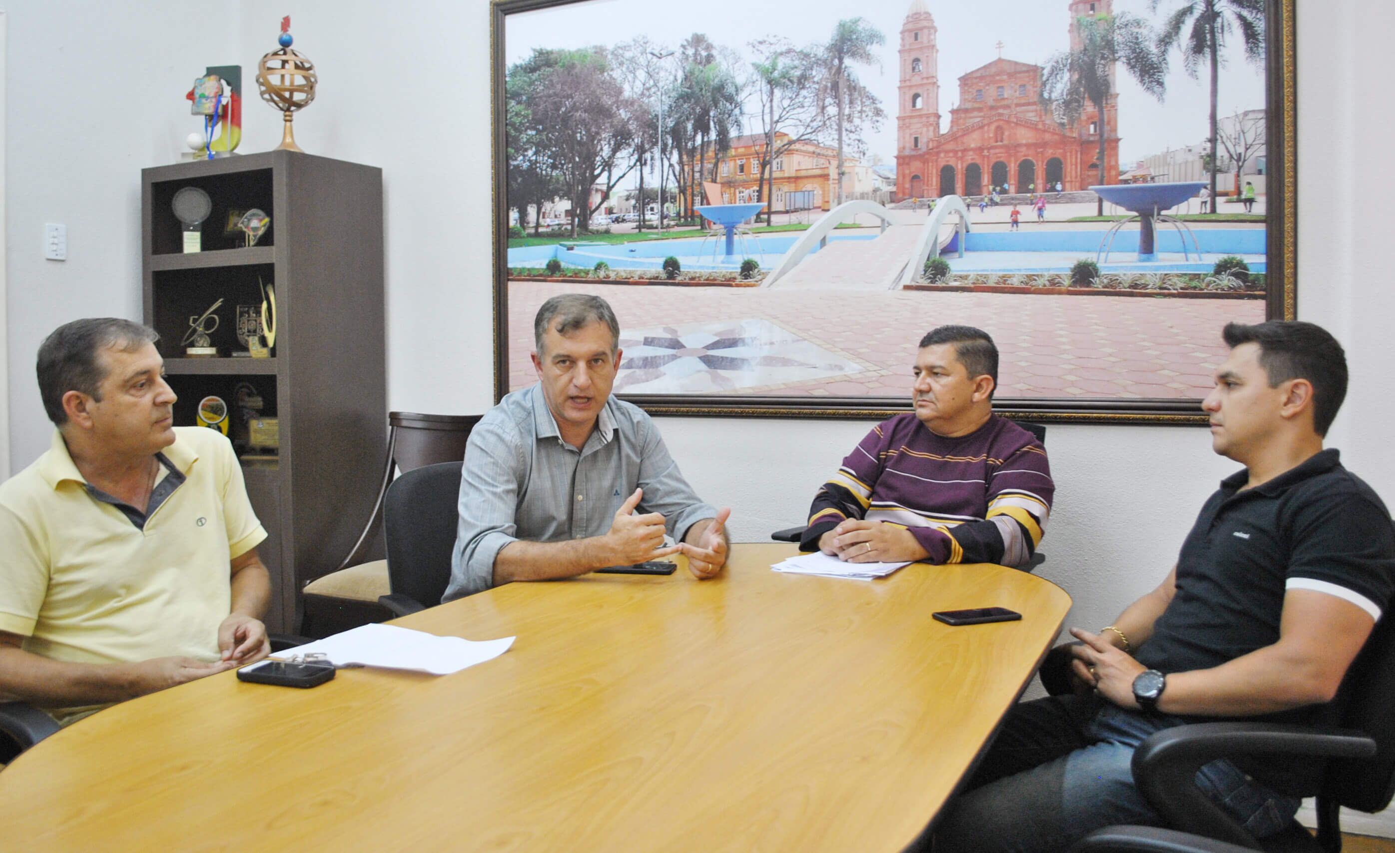 Em reunião com Prefeito e Secretários, Presidente do Legislativo trata sobre obras e investimentos para Santo Ângelo.
