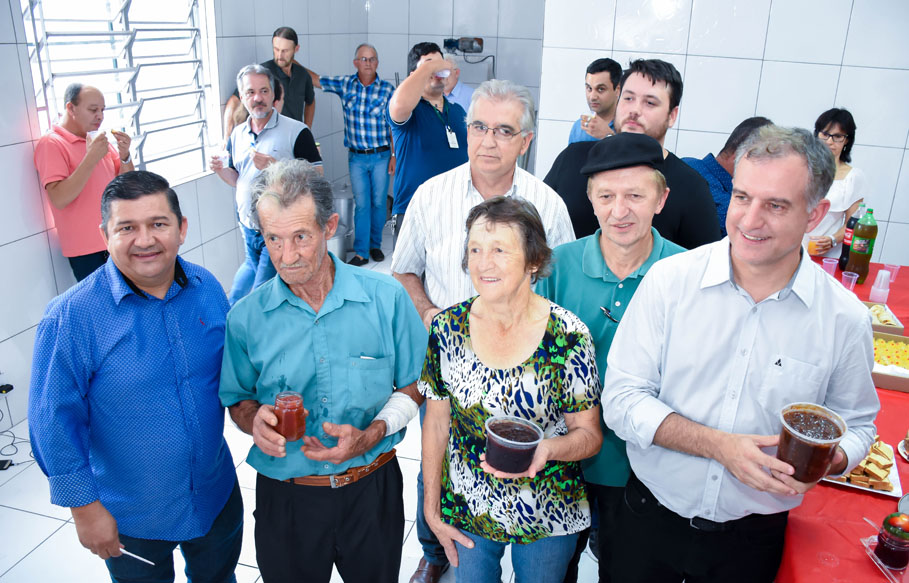 Câmara reitera compromisso com o pequeno produtor e comemora atividades da agroindústria da Buriti.