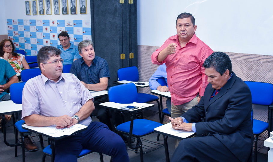 Vereadores se reúnem com Administração do Hospital Santo Ângelo