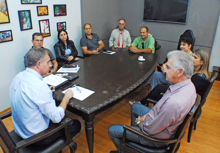 TRÂNSITO: Vereador Adolar Queiroz realiza reunião com o Prefeito de Santo Ângelo para solicitar medidas de segurança