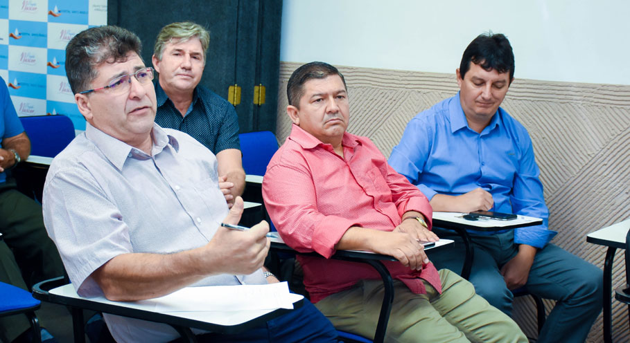 Vereadores se reúnem com Administração do Hospital Santo Ângelo
