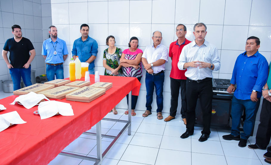Câmara reitera compromisso com o pequeno produtor e comemora atividades da agroindústria da Buriti.