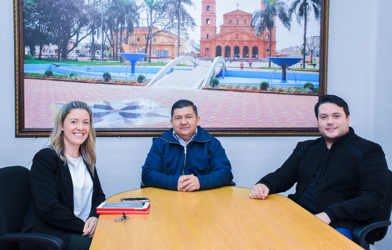 Câmara recebe a visita da nova Diretora do Colégio Adventista de Santo Ângelo.