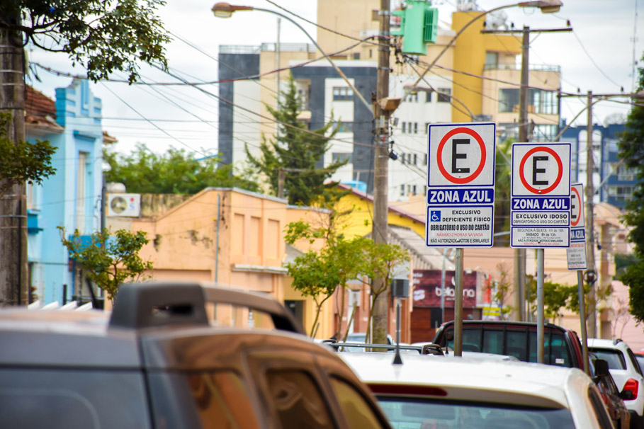 Vereador sugere mudanças na legislação que trata sobre isenção do estacionamento rotativo nas vias de Santo Ângelo.