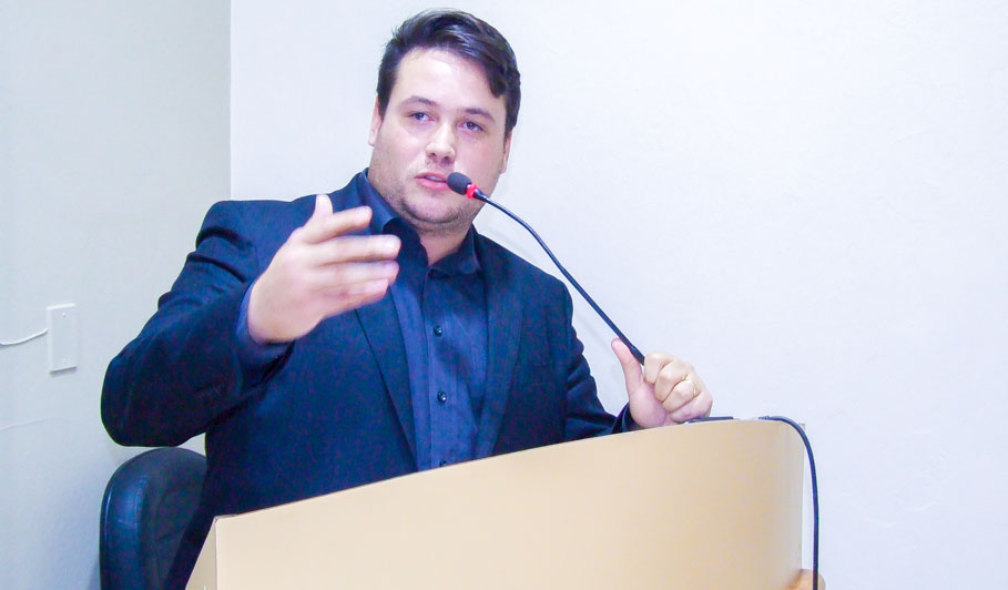 Abertura do comércio aos domingos em discussão