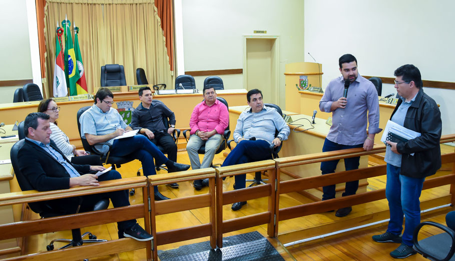Reunião esclarece funcionamento da UPA e do Posto 22 de Março