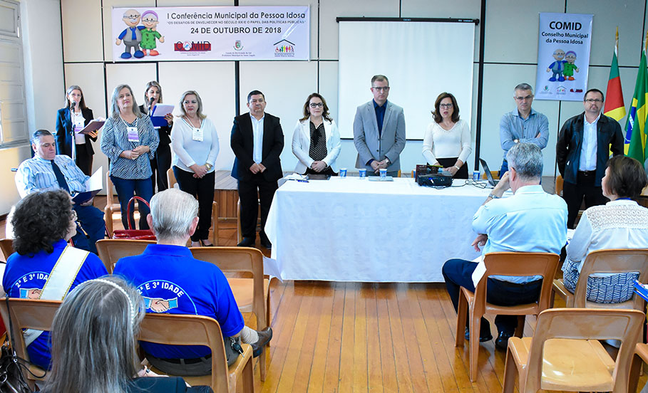 Legislativo presente na abertura da Semana Municipal do Idoso