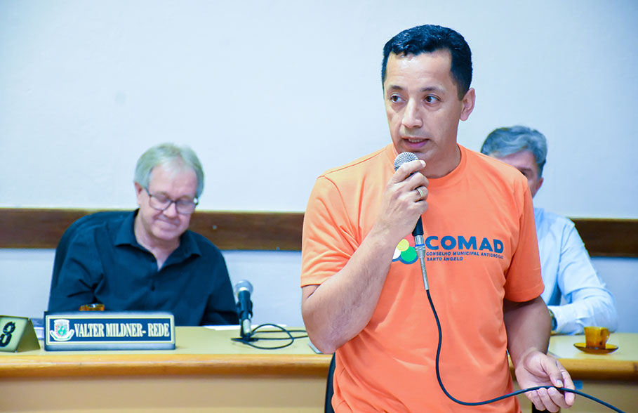 Vereador Valdonei da Luz apresenta requerimento para conserto de calçamento em Santo Ângelo