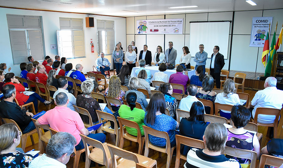 Legislativo presente na abertura da Semana Municipal do Idoso