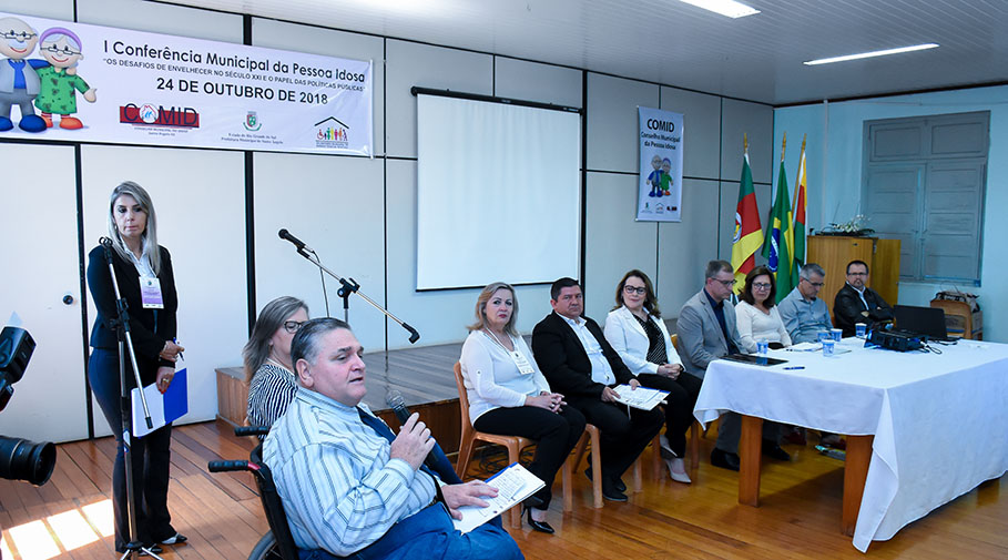 Legislativo presente na abertura da Semana Municipal do Idoso