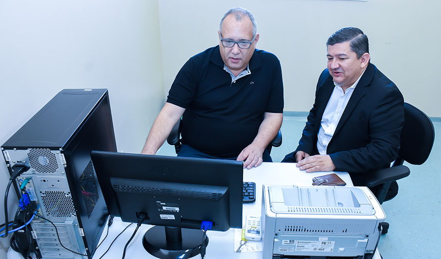 Chefe do Legislativo visita UPA e obras no Posto de Saúde do Bairro Nova