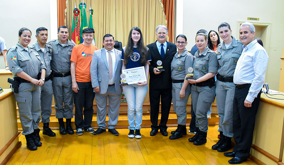 Sessão Especial entrega homenagens do Programa Selo Pela Vida