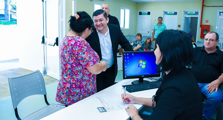 Chefe do Legislativo visita UPA e obras no Posto de Saúde do Bairro Nova