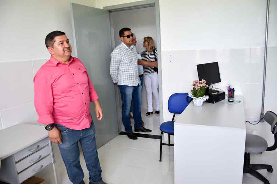 Legislativo participa de reinauguração de USF no Bairro Rogowski