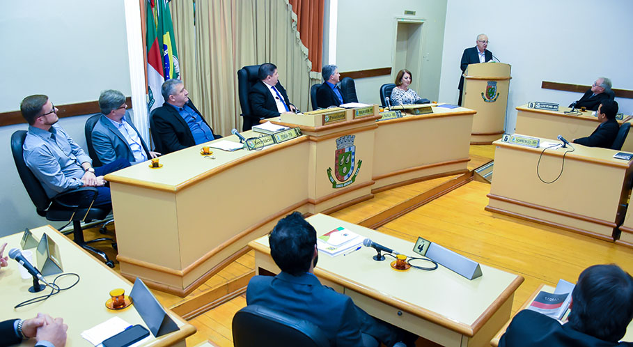 Hermes Antônio Marchetti recebe título de Cidadão Honorário da Câmara de Vereadores