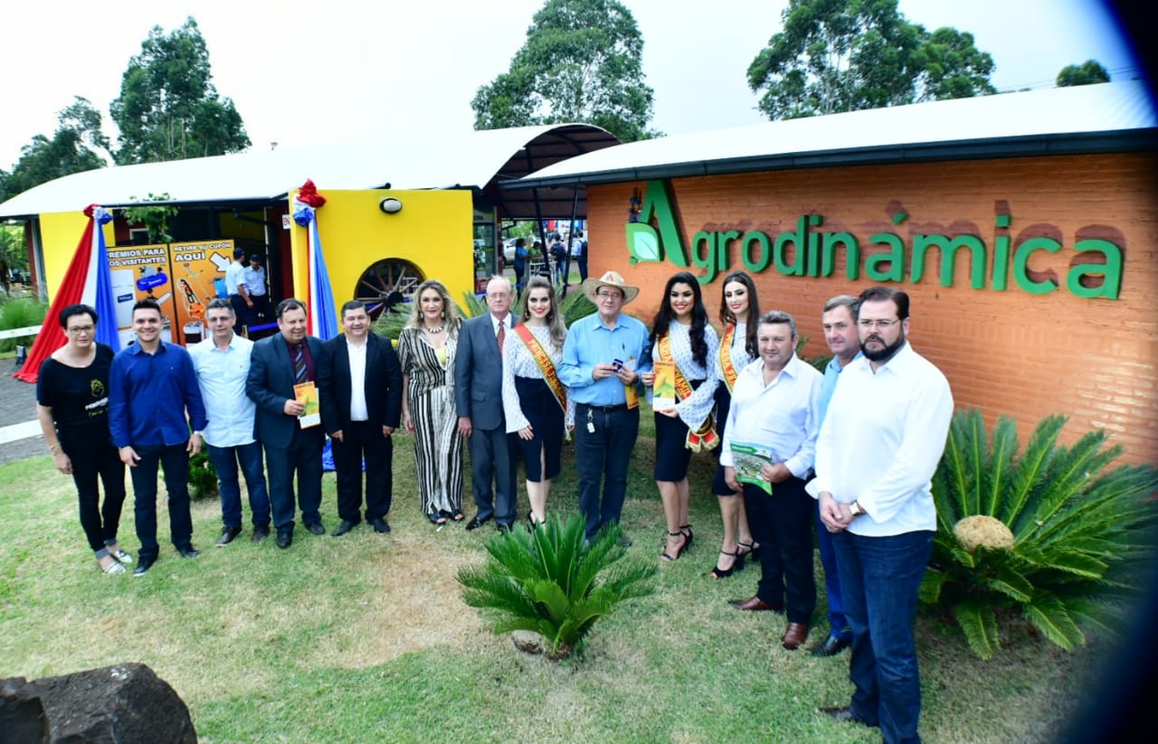 Comissão da  Fenamilho divulga feira no Paraguai