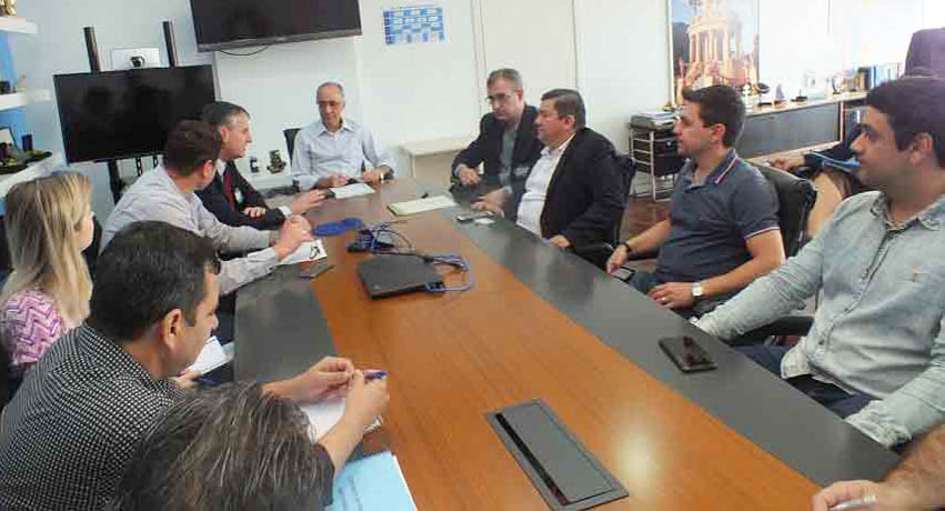 Legislativo e Executivo apresentam contraproposta à diretoria da Corsan