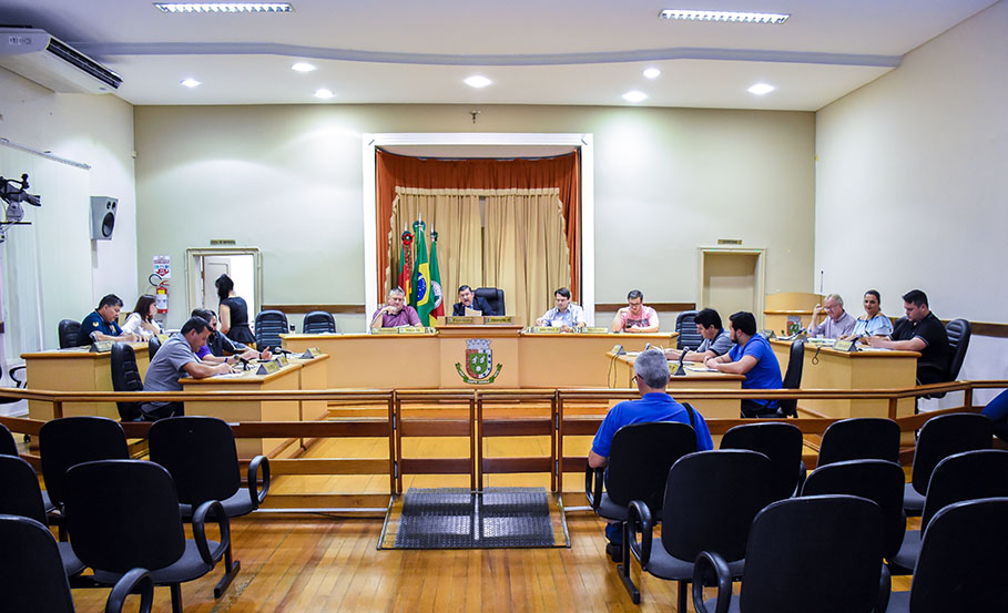 Vereadores aprovam projetos que autorizam o município a receber doação de áreas