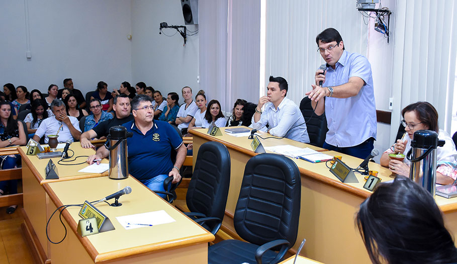 Vereadores pedem vista de projetos apreciados em Sessão Extraordinária