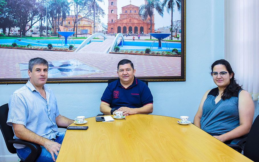 Legislativo recebe integrantes da ACM