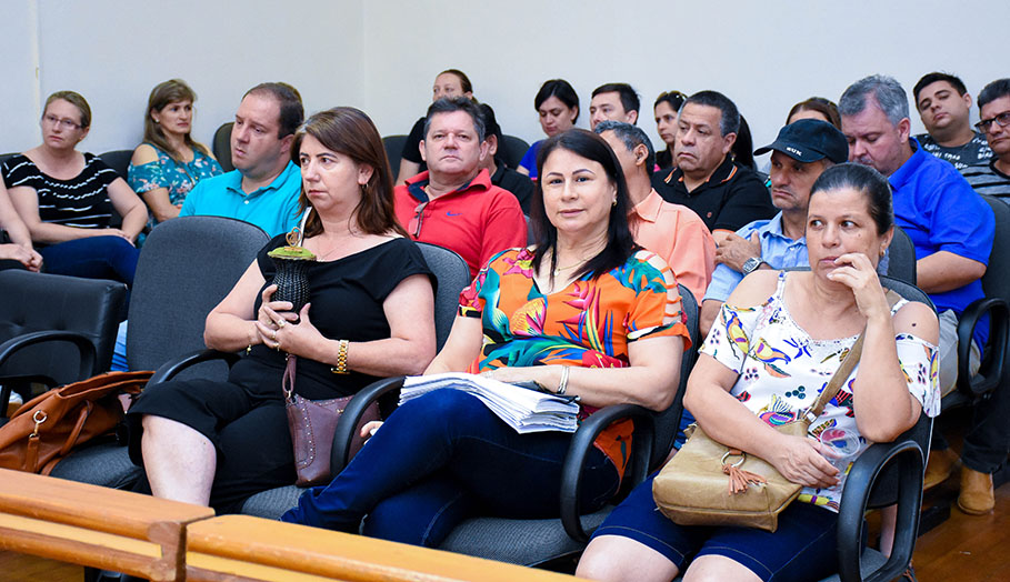 Vereadores pedem vista de projetos apreciados em Sessão Extraordinária