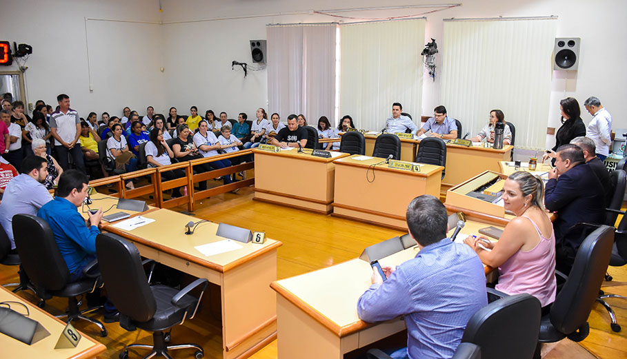 Vereadores pedem vista de projetos apreciados em Sessão Extraordinária