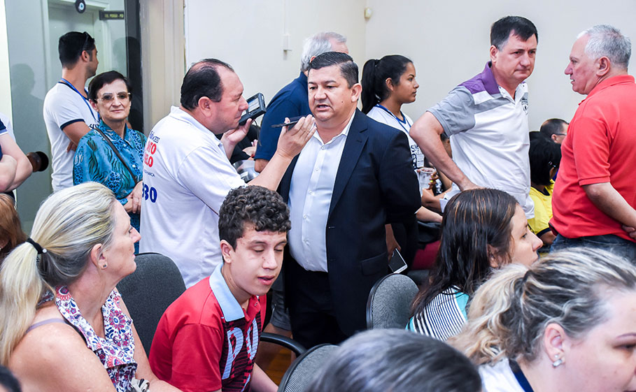 Vereadores pedem vista de projetos apreciados em Sessão Extraordinária
