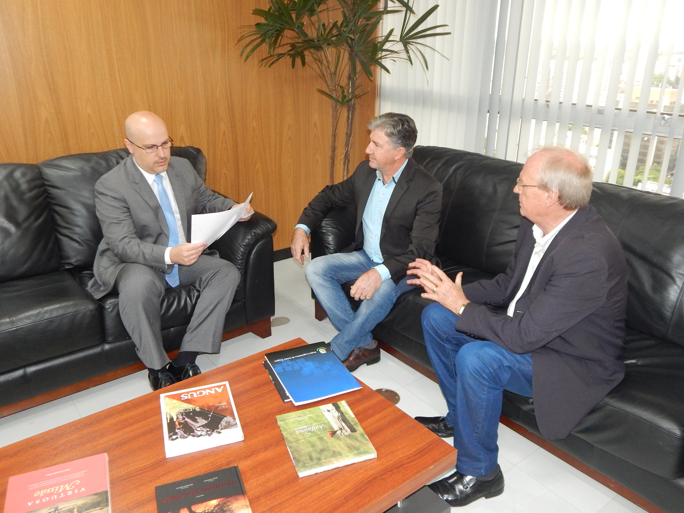Lorenzoni recebe convite e ouve pleitos de Santo Ângelo