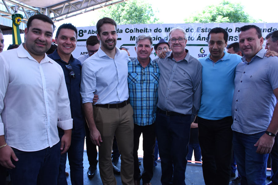 Poder Legislativo de Santo Ângelo participa da Abertura da Colheita do Milho no RS