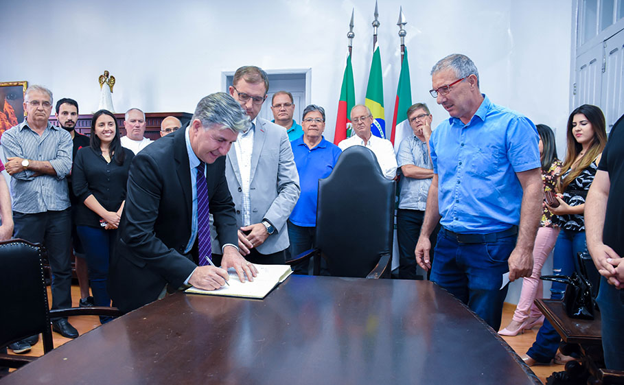 Dionísio Faganello (DEM) assume Poder Executivo de Santo Ângelo