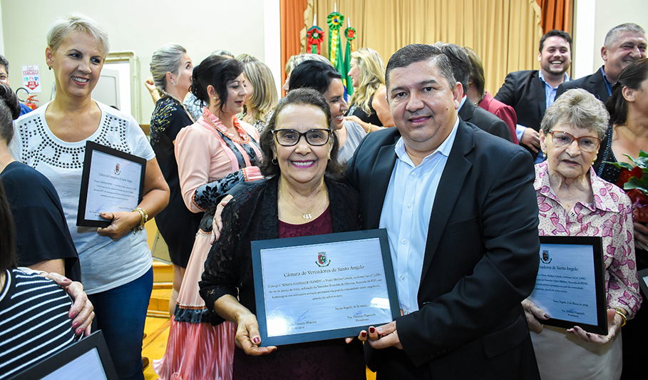 Título Mulher Cidadã é entregue em Sessão Especial na Câmara de Vereadores