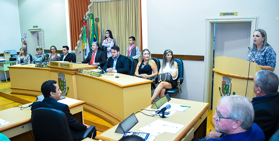 Título Mulher Cidadã é entregue em Sessão Especial na Câmara de Vereadores
