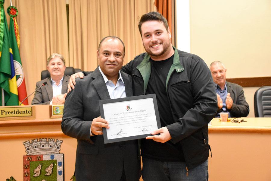 Polícia Civil e Brigada Militar recebem homenagem no Legislativo Municipal
