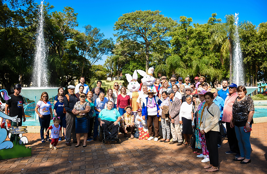 Vereadores participam da abertura da “Vila do Coelho”