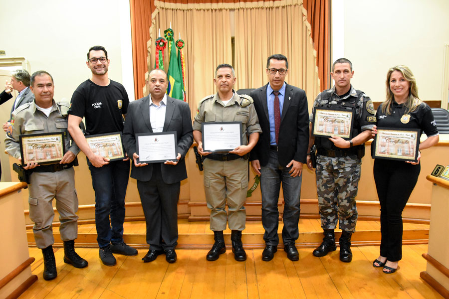 Polícia Civil e Brigada Militar recebem homenagem no Legislativo Municipal