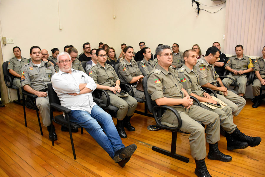 Polícia Civil e Brigada Militar recebem homenagem no Legislativo Municipal
