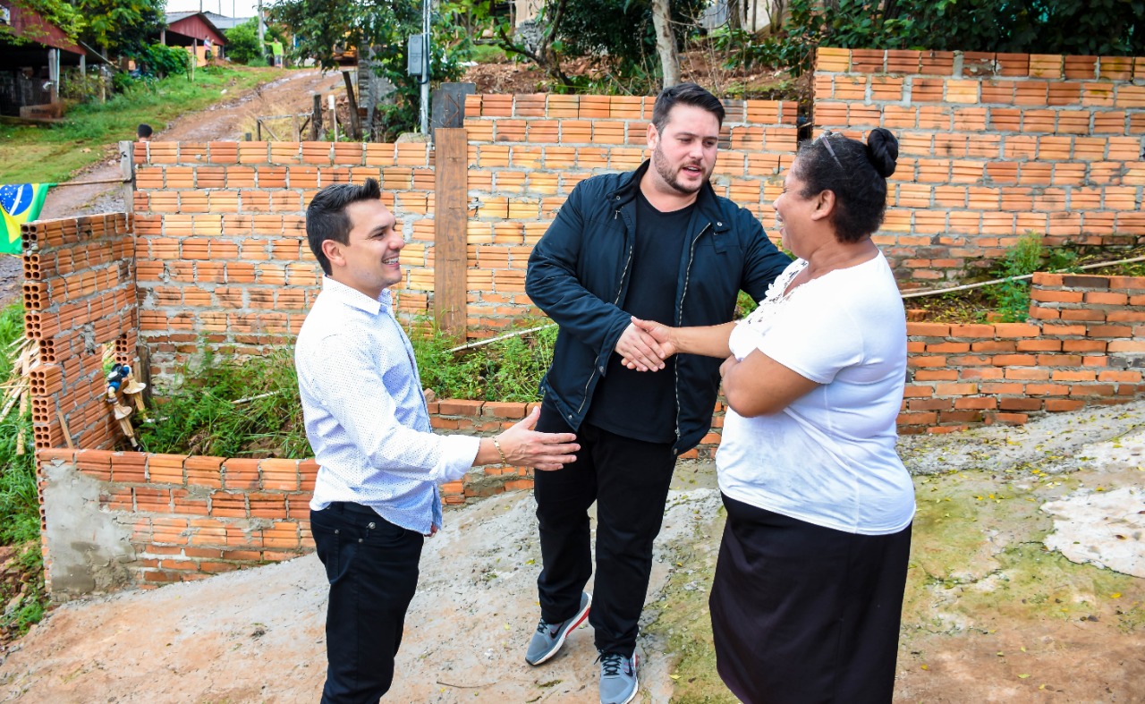 Vereadores da Mesa Diretora visitam obras no Bairro Leonel Brizola 